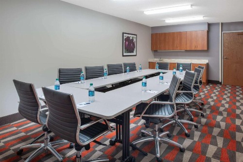 Microtel Inn & Suites by Wyndham Springfield - image 50