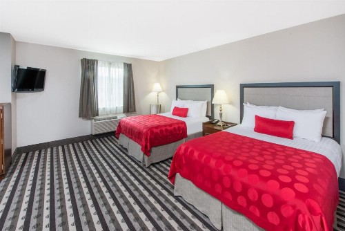 Ramada by Wyndham Springfield North - image 17