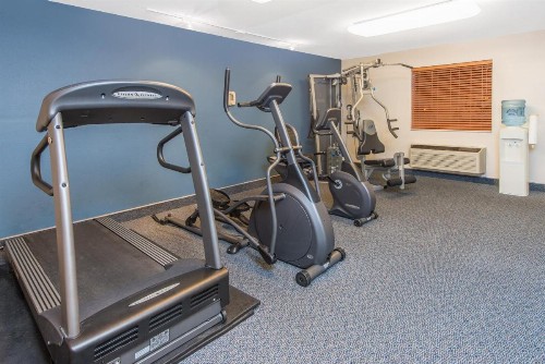 Ramada by Wyndham Springfield North - image 27