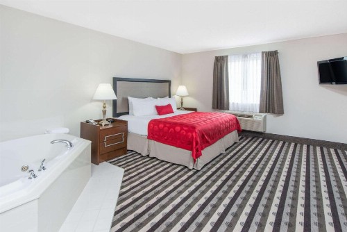 Ramada by Wyndham Springfield North - image 29