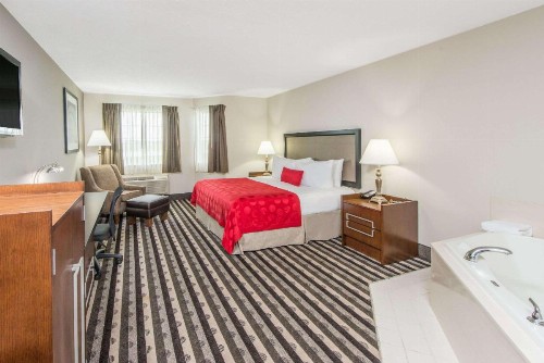 Ramada by Wyndham Springfield North - image 34