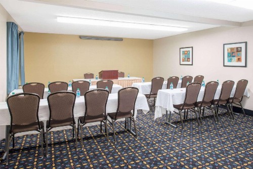 Ramada by Wyndham Springfield North - image 43