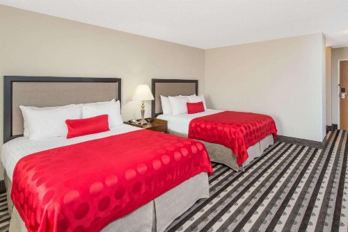 Ramada by Wyndham Springfield North - image 7