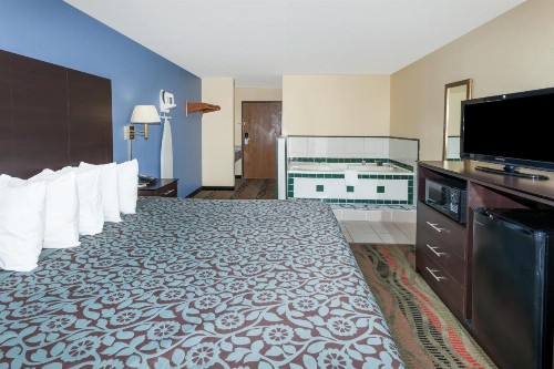 Days Inn by Wyndham Springfield - image 28