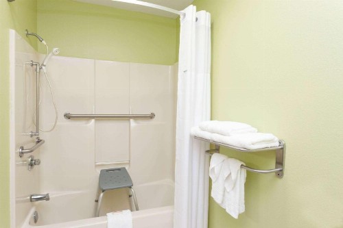 Days Inn by Wyndham Springfield - image 7