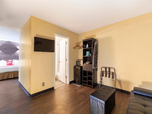 Mansion View Inn & Suites - image 2
