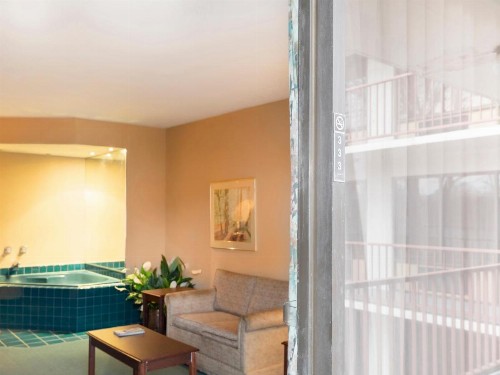 Mansion View Inn & Suites - image 45