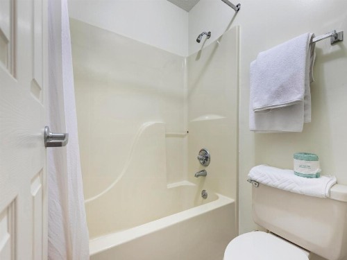 Mansion View Inn & Suites - image 49