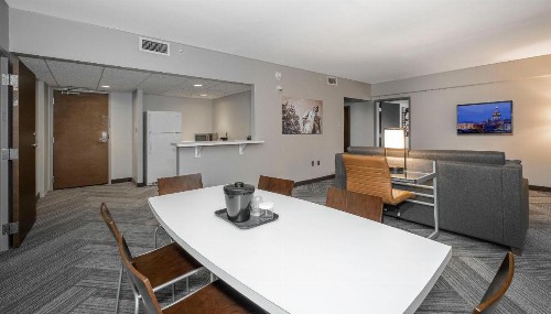State House Inn - image 32