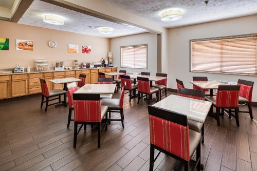 Quality Inn & Suites Springfield - image 4