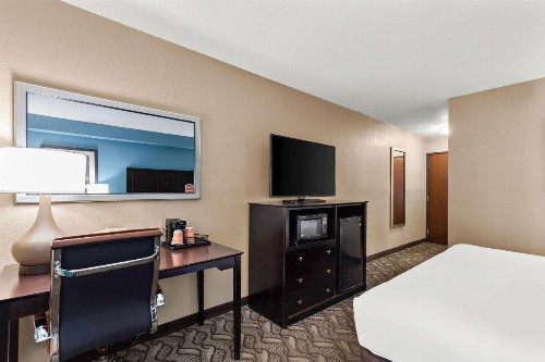 Comfort Inn & Suites Springfield I-55 - image 14