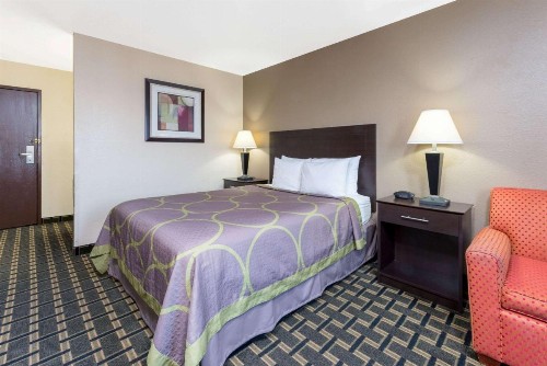 Super 8 by Wyndham Springfield East - image 9