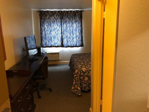 Midtown Inn - image 12