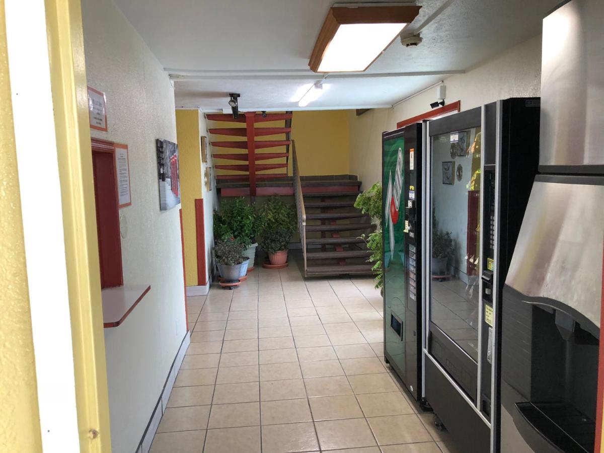Midtown Inn - image 6