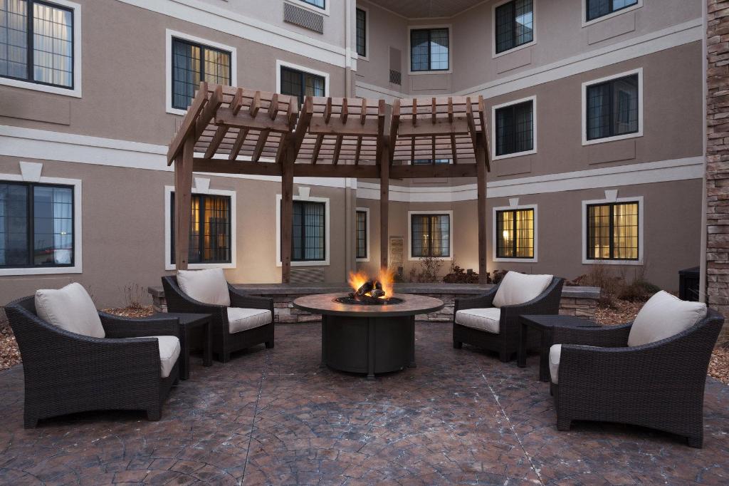 Staybridge Suites Hotel Springfield South - image 2