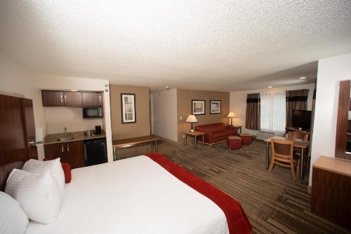 Northfield Inn Suites and Conference Center - image 20
