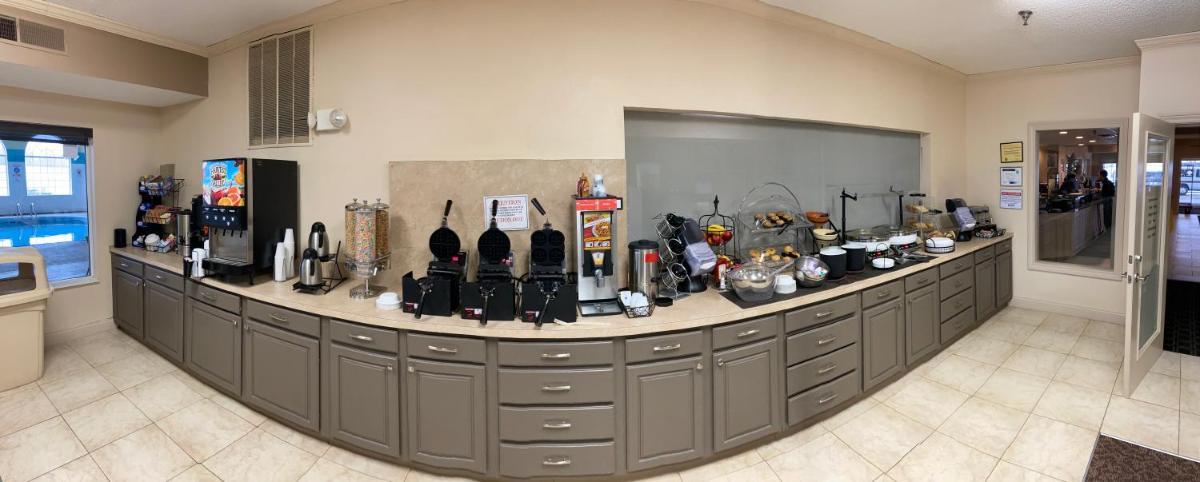 Northfield Inn Suites and Conference Center - image 6