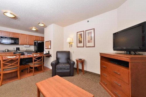 Candlewood Suites Springfield - image 7