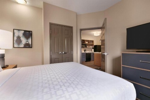 Candlewood Suites Springfield - image 11