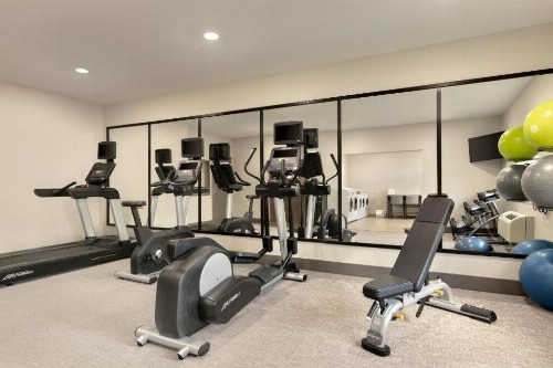 Candlewood Suites Springfield - image 14