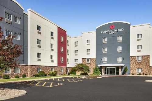 Candlewood Suites Springfield - image 1