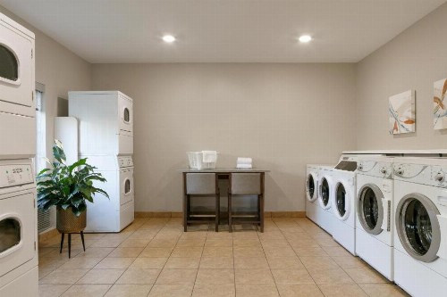 Candlewood Suites Springfield - image 23