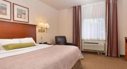 Candlewood Suites Springfield - image 25