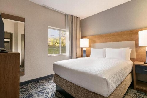 Candlewood Suites Springfield - image 4