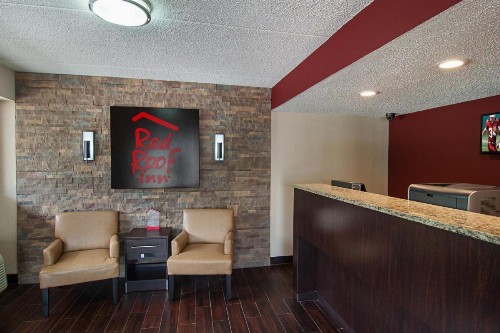 Red Roof Inn Springfield IL - image 10
