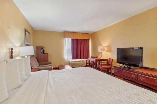 Best Western Clearlake Plaza - image 13