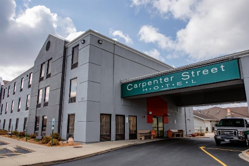 Carpenter Street Hotel - image 24