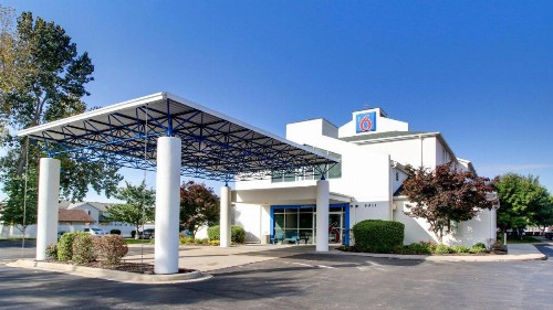 Motel 6-Springfield IL - image 10