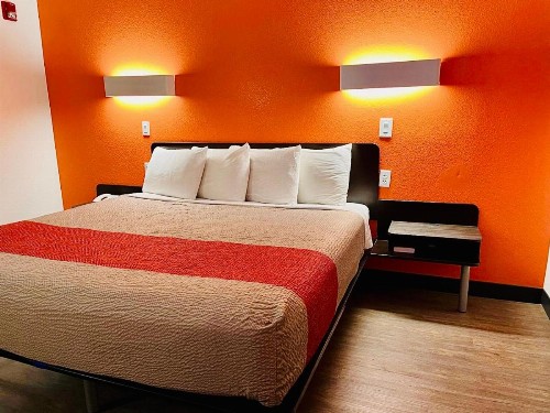 Motel 6-Springfield IL - image 25