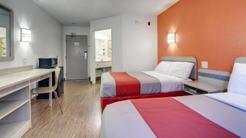 Motel 6-Springfield IL - image 6