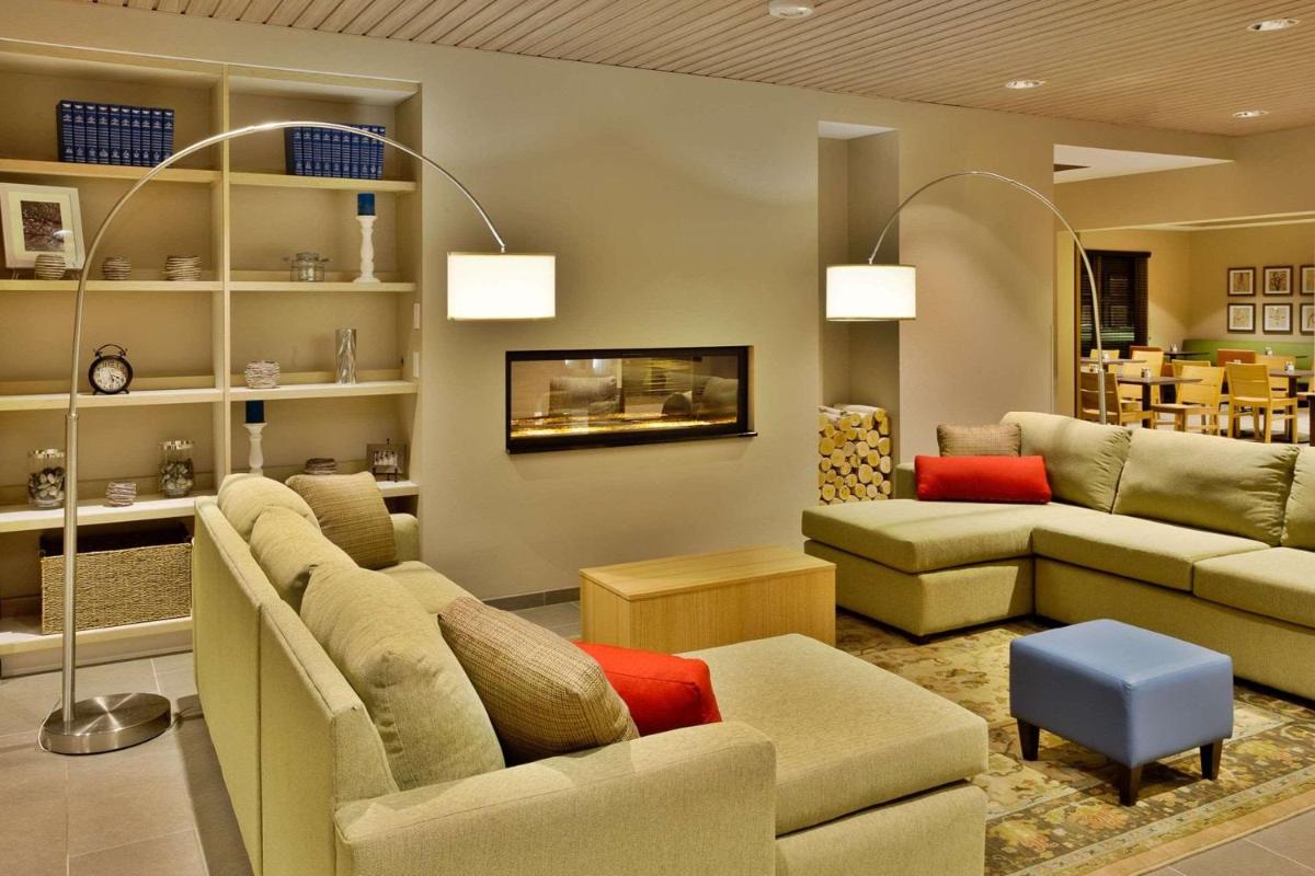 Country Inn & Suites by Radisson Springfield IL - image 2