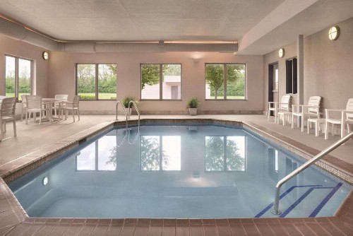 Country Inn & Suites by Radisson Springfield IL - image 9