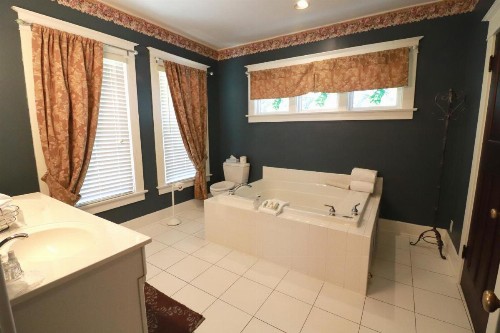 Inn at 835 Boutique Hotel - image 12