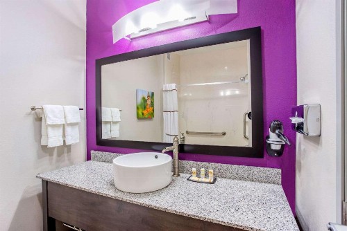La Quinta by Wyndham Springfield IL - image 11