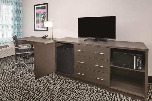 La Quinta by Wyndham Springfield IL - image 13