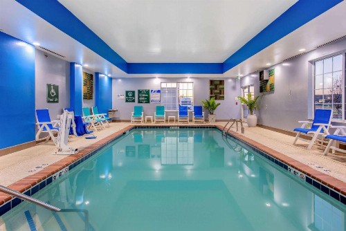La Quinta by Wyndham Springfield IL - image 17