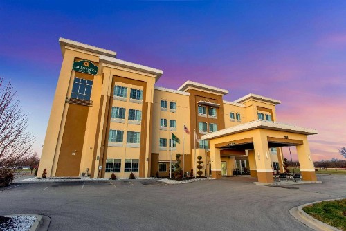 La Quinta by Wyndham Springfield IL - image 3