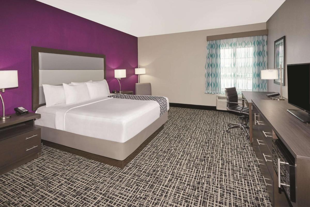 La Quinta by Wyndham Springfield IL - image 7