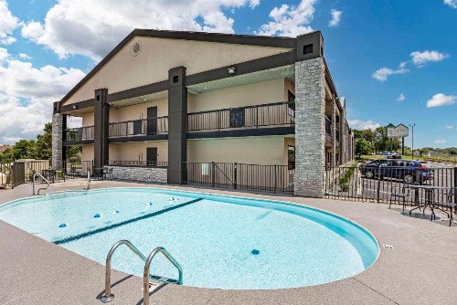 Arbor Suites Medical Mile - image 12