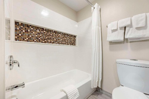 Arbor Suites Medical Mile - image 3