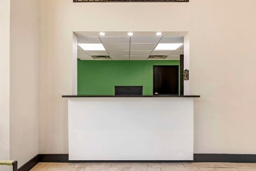 Arbor Suites Medical Mile - image 4