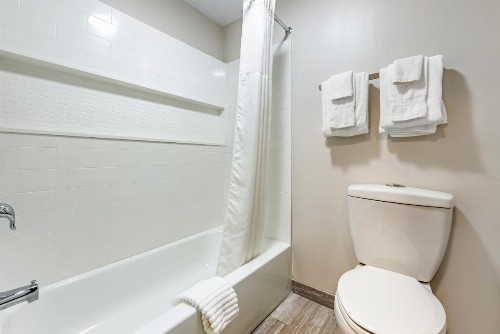 Arbor Suites Medical Mile - image 41