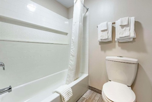 Arbor Suites Medical Mile - image 7