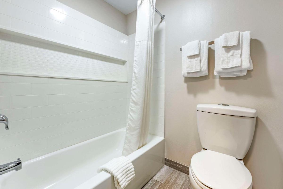 Arbor Suites Medical Mile - image 7