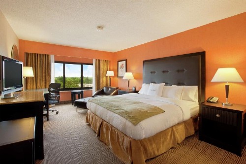 DoubleTree by Hilton Springfield - image 35