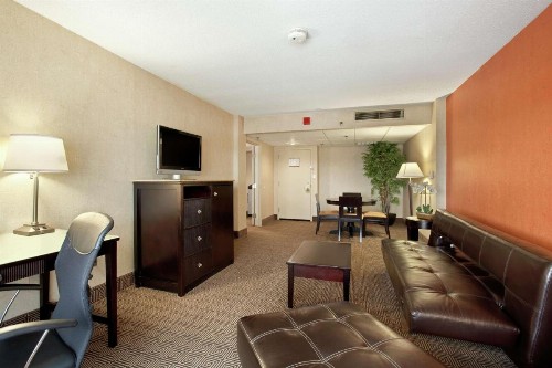DoubleTree by Hilton Springfield - image 7